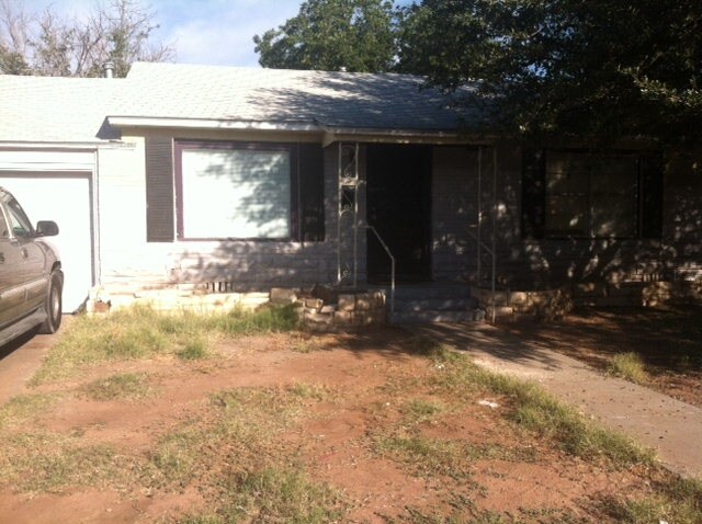 Building Photo - 920 W 38th St