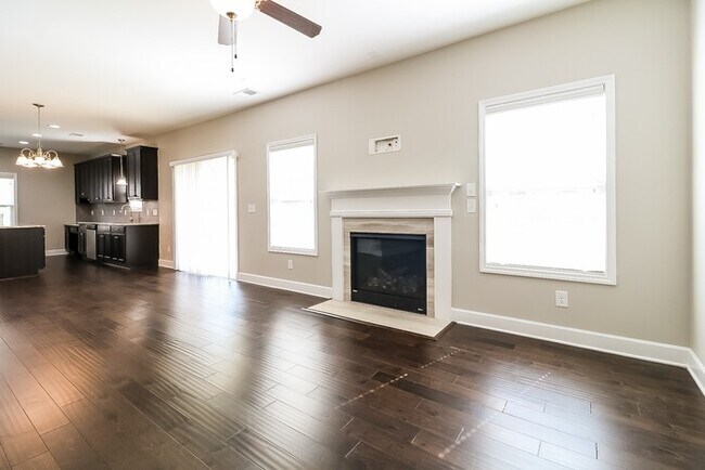 Building Photo - Newer home in Gordon Park