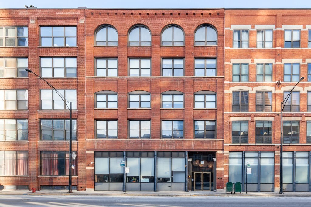 Primary Photo - West Grand Avenue