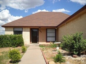 Building Photo - 1649 Chachalaca Ln