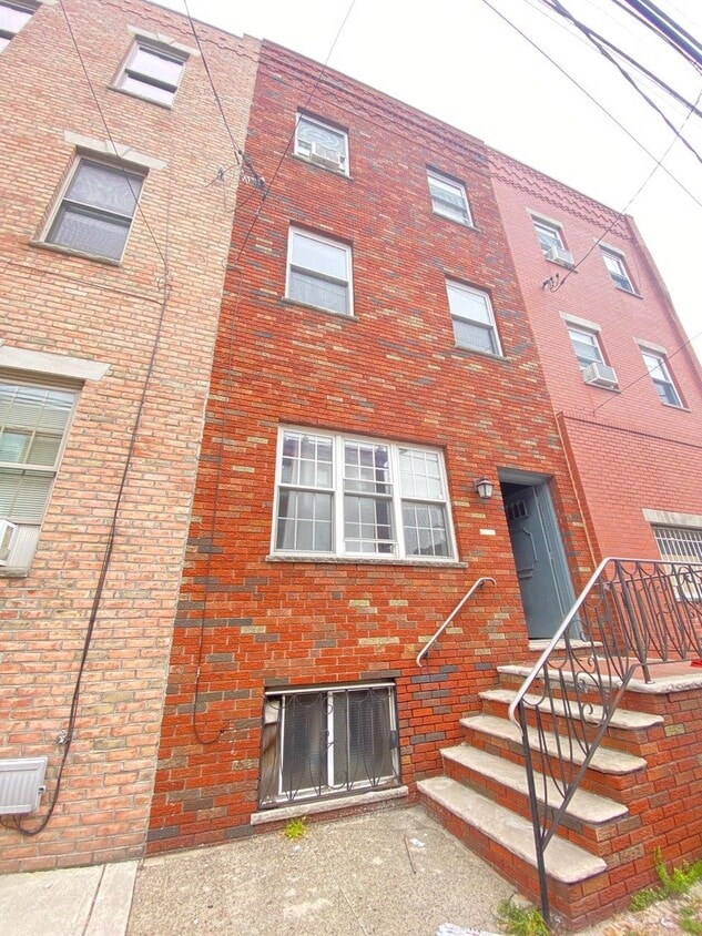 2202 S 15th St, Philadelphia, PA 19145 House Rental in Philadelphia