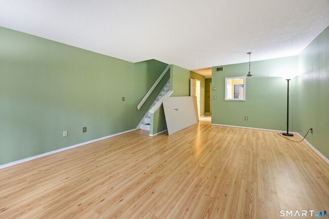 Building Photo - 5 Staunton Ct