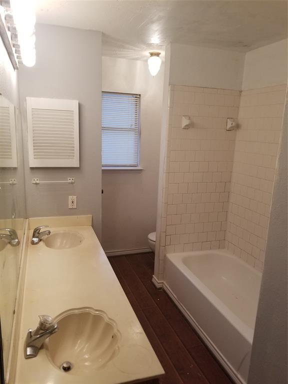 Foto del edificio - 18130 Twin Creek Dr