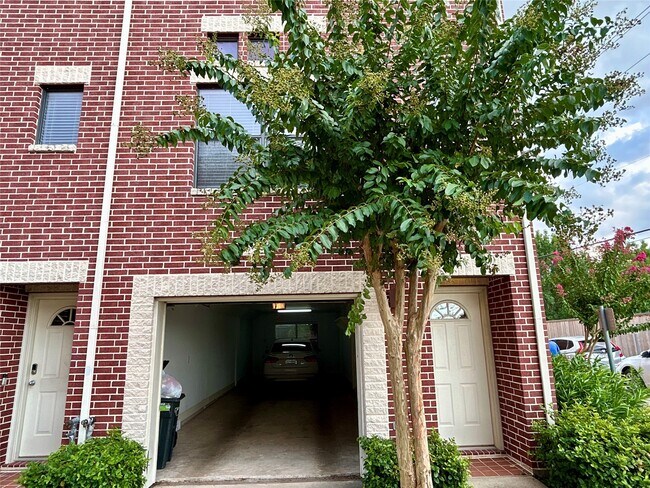 Foto del edificio - 3501 Link Valley Dr.