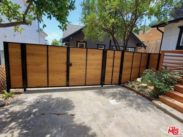 Foto del edificio - 2219 Oak Glen Pl