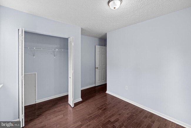 Building Photo - 12000 Hallandale Ter