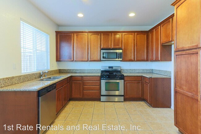 Building Photo - 3 br, 2 bath House - 15333 Oak Tree Dr Uni...