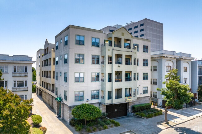 Building Photo - Lake Park Terrace Apartments
