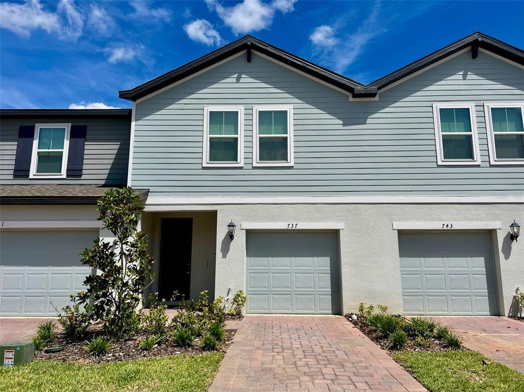 Foto principal - 737 Legacy Dr