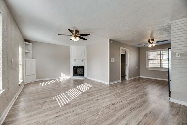 Building Photo - 4424 Cochise Dr
