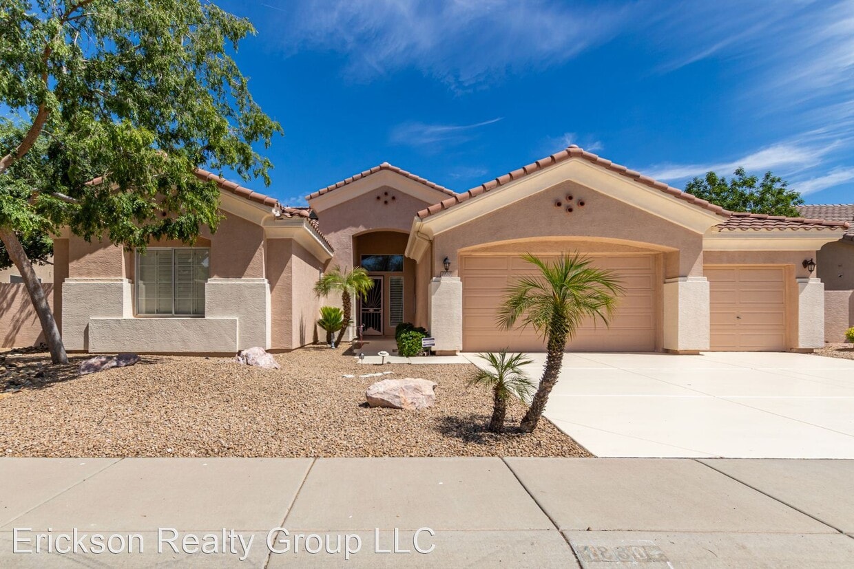 Primary Photo - 4 br, 2.5 bath House - 1880 E Harrison Str...