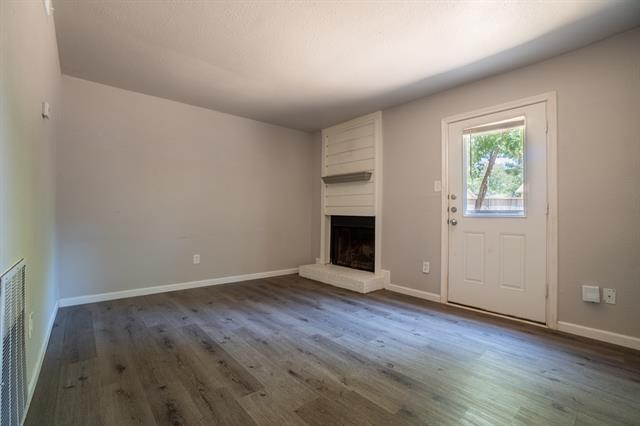 Building Photo - 844 NW Summercrest Blvd