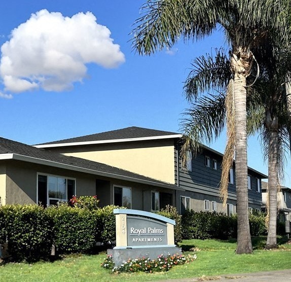 Foto del edificio - Royal Palms Apartments