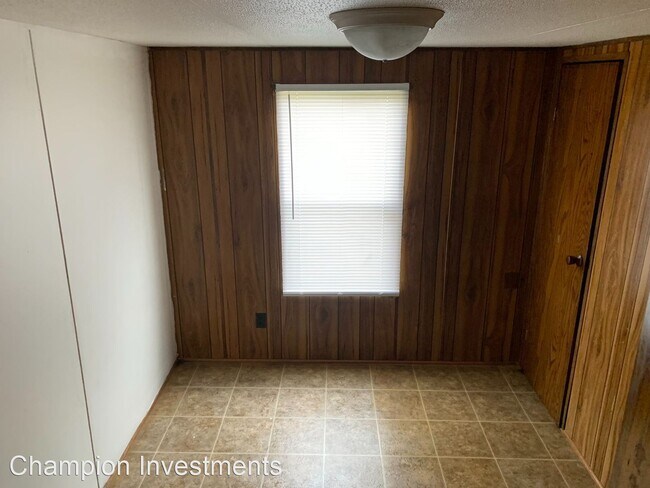 Foto del edificio - 643 Oak Grove Rd
