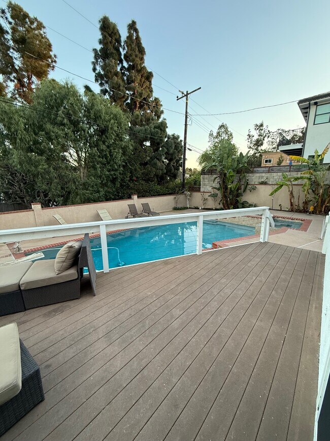 Foto del edificio - 2396 Redlands Dr