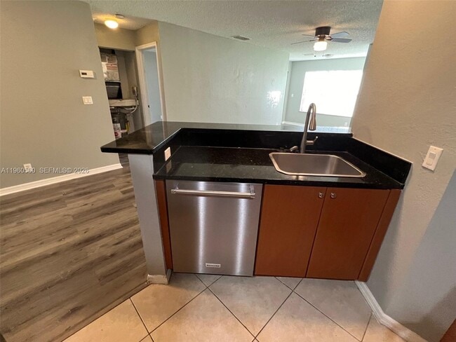 Building Photo - 3350 Pinewalk Dr N