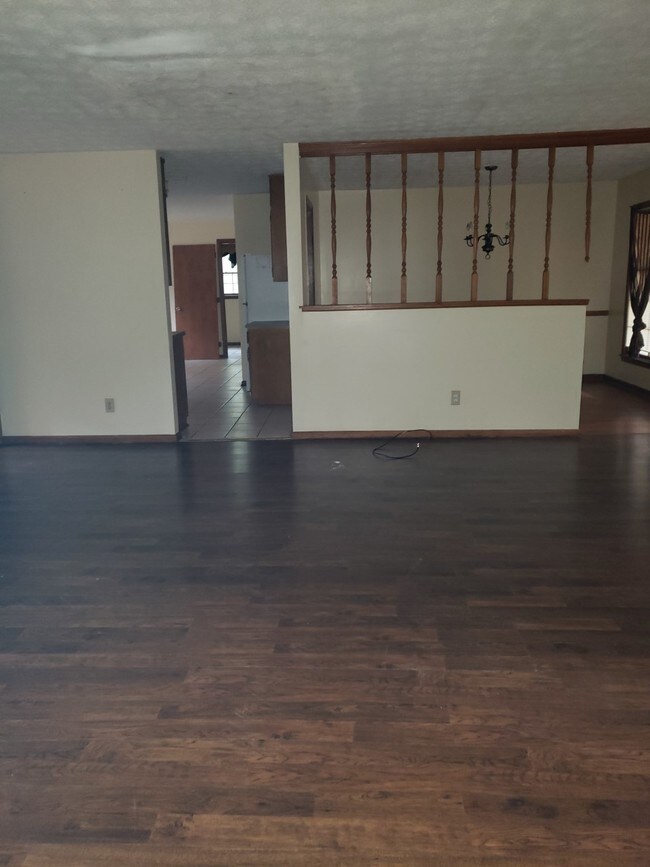 Building Photo - 6411 Edenfield Dr