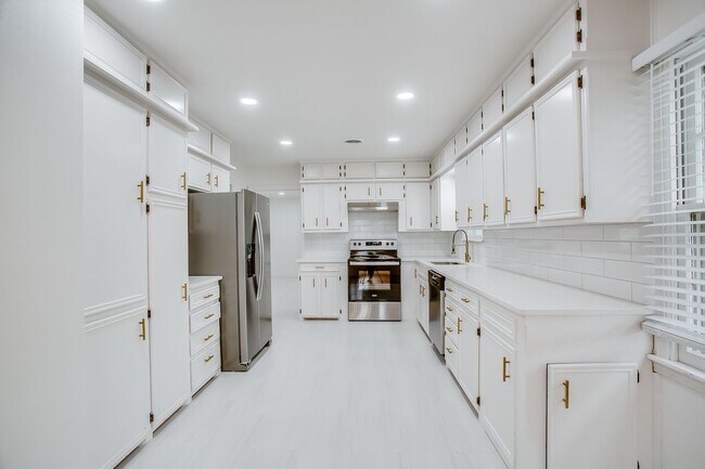 Foto del edificio - Pre-Leasing for Summer/Fall!
