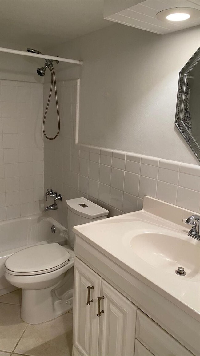 Foto del edificio - 230 N Federal Hwy