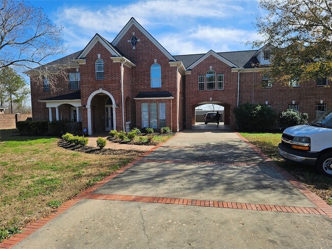 Building Photo - 1211 Lark Ln