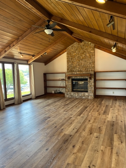 Building Photo - 15365 Lake Rd 2