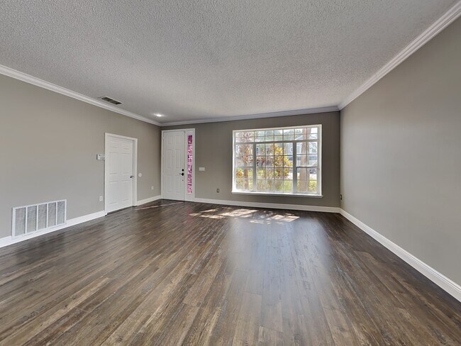 Building Photo - 1735 White Heron Bay Cir