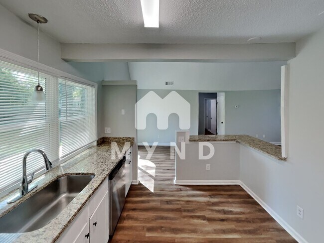 Building Photo - 1710 Farm Pond Ct