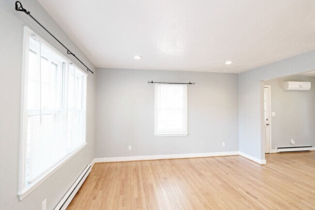 Foto del edificio - Nicely Updated Duplex Near UVA Medical Center