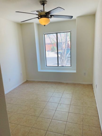 Foto del edificio - House For Rent