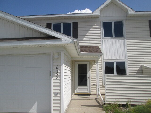 Primary Photo - Meadowbrook Townhomes