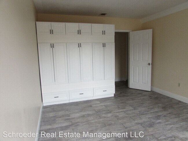 Building Photo - 5 br, 3 bath House - 813 Wildwood Drive