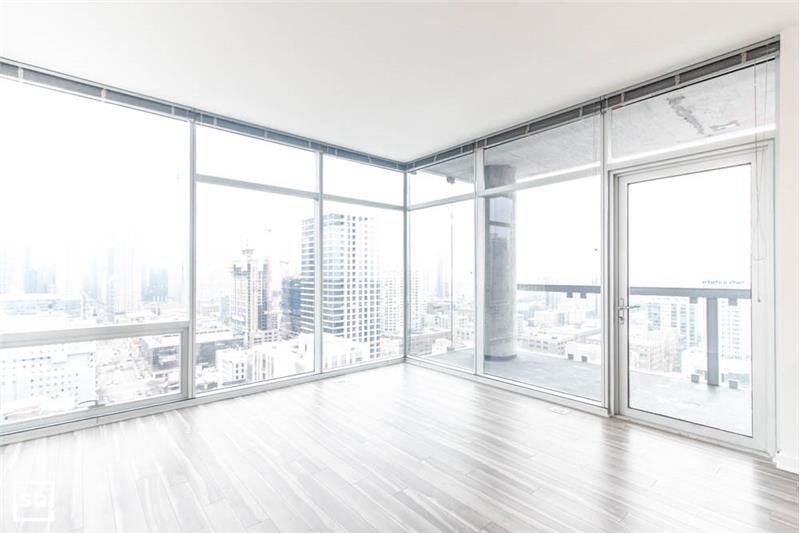 Foto principal - 730 N LaSalle Dr