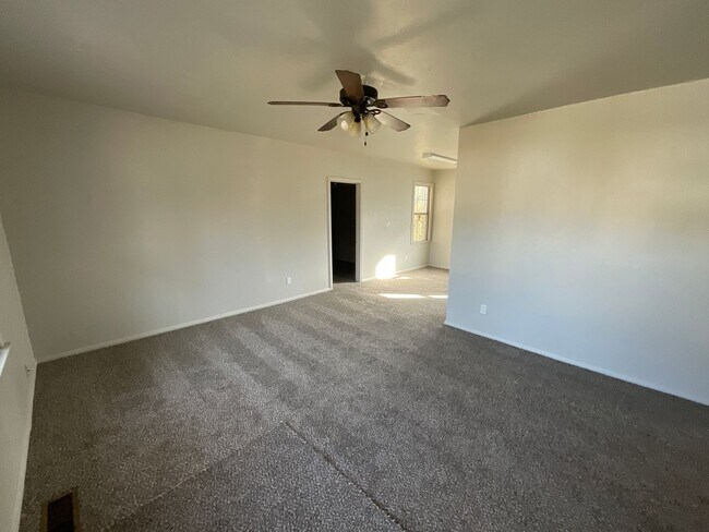 Foto del edificio - 2304 Doris Ave