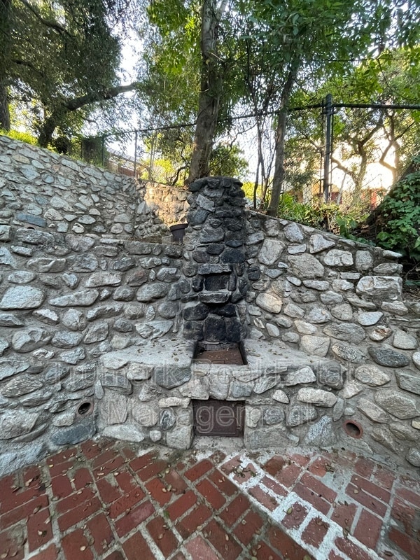 Building Photo - 3204 Vickers Dr