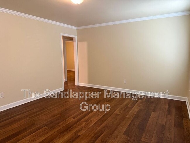 Building Photo - 2214 Van Buren Ave