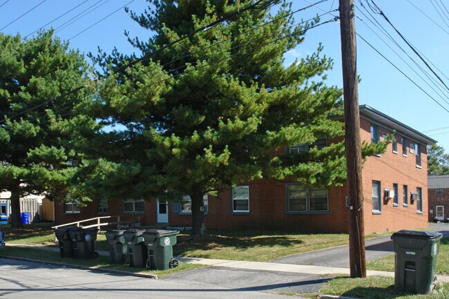 Foto del edificio - 2181 Cypress Dr