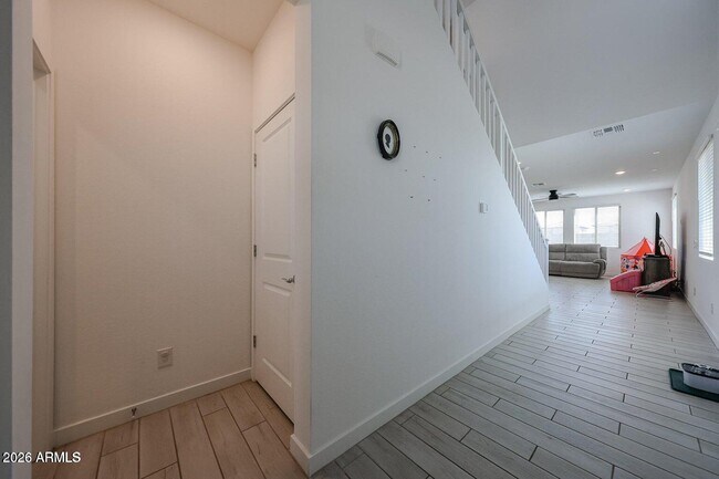 Foto del edificio - 3361 S 179th Dr