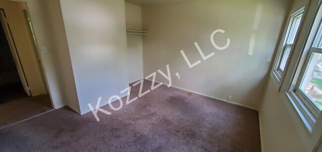 Building Photo - 1212 Negley Ave