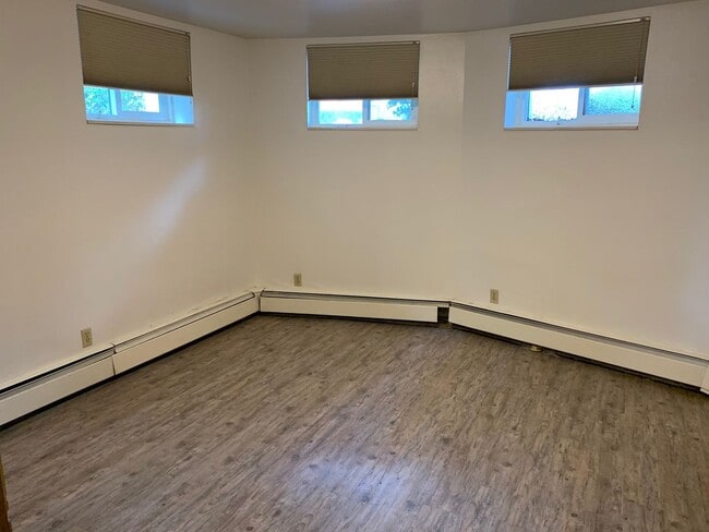 Building Photo - 127 Langdon St