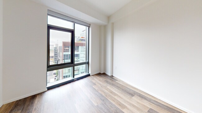 Interior Photo - 345 Harrison