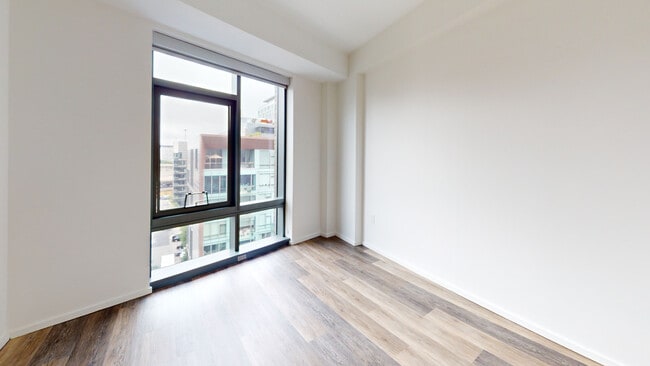 Interior Photo - 345 Harrison