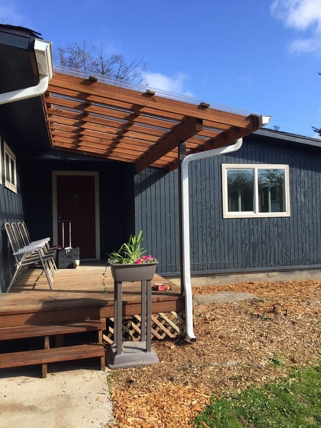 Building Photo - 2074