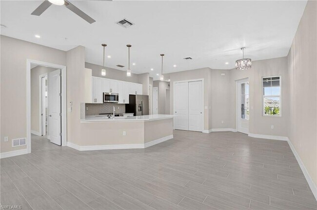 Building Photo - 286 Indies Dr E