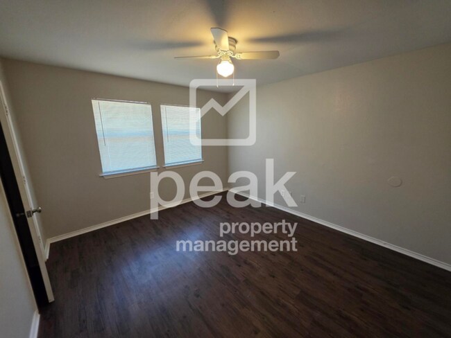 Foto del edificio - $1,199 2 Bed, 1 Bath in Weatherford!