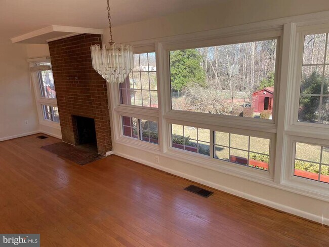 Foto del edificio - 3814 Woodburn Rd