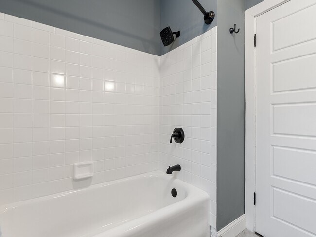 Building Photo - 7649 S Yates Blvd