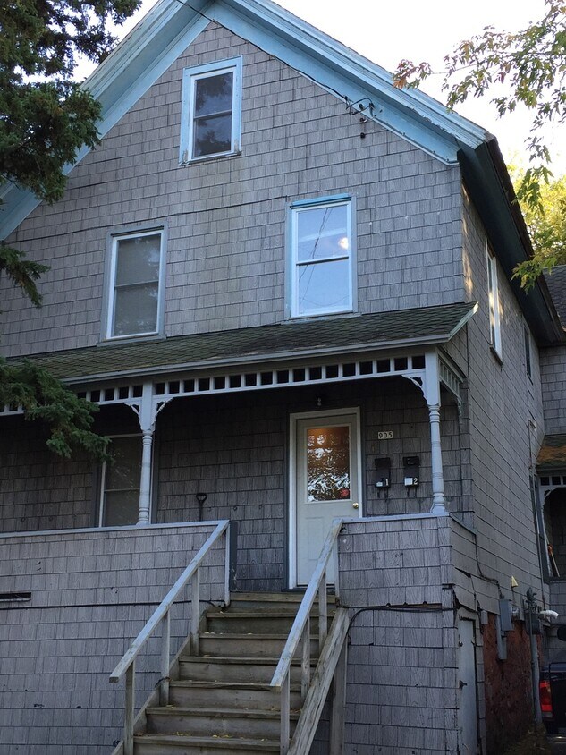 Foto principal - 905 Ruby Ave