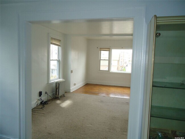 Building Photo - 84-05 164th St