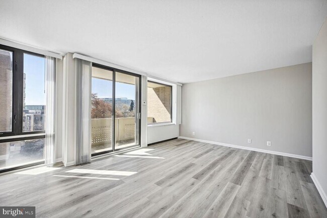 Building Photo - 430 M St SE
