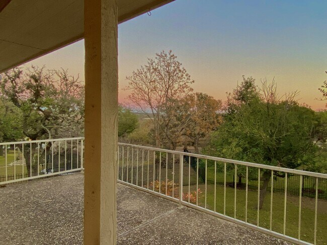 Building Photo - 409 Spring Mill Dr